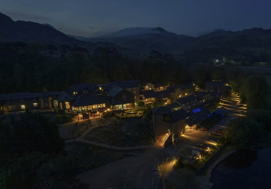 Plas y Breninin pimeäystävällinen ulkovalaistus